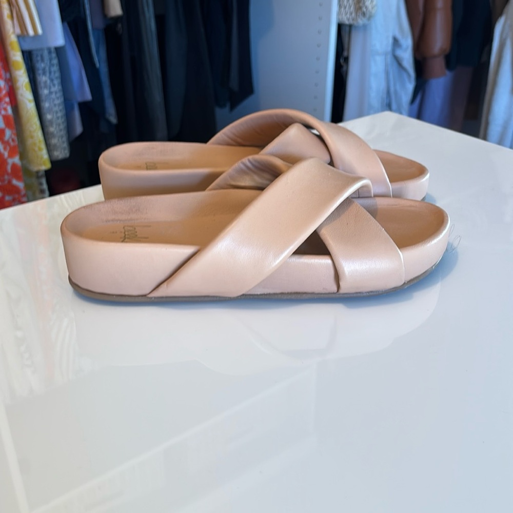 Beek Platform Sandals